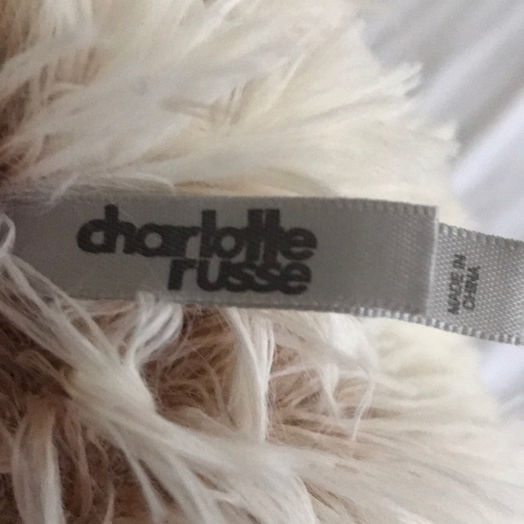 Pimpin faux fur thingy - Picture 3 of 3